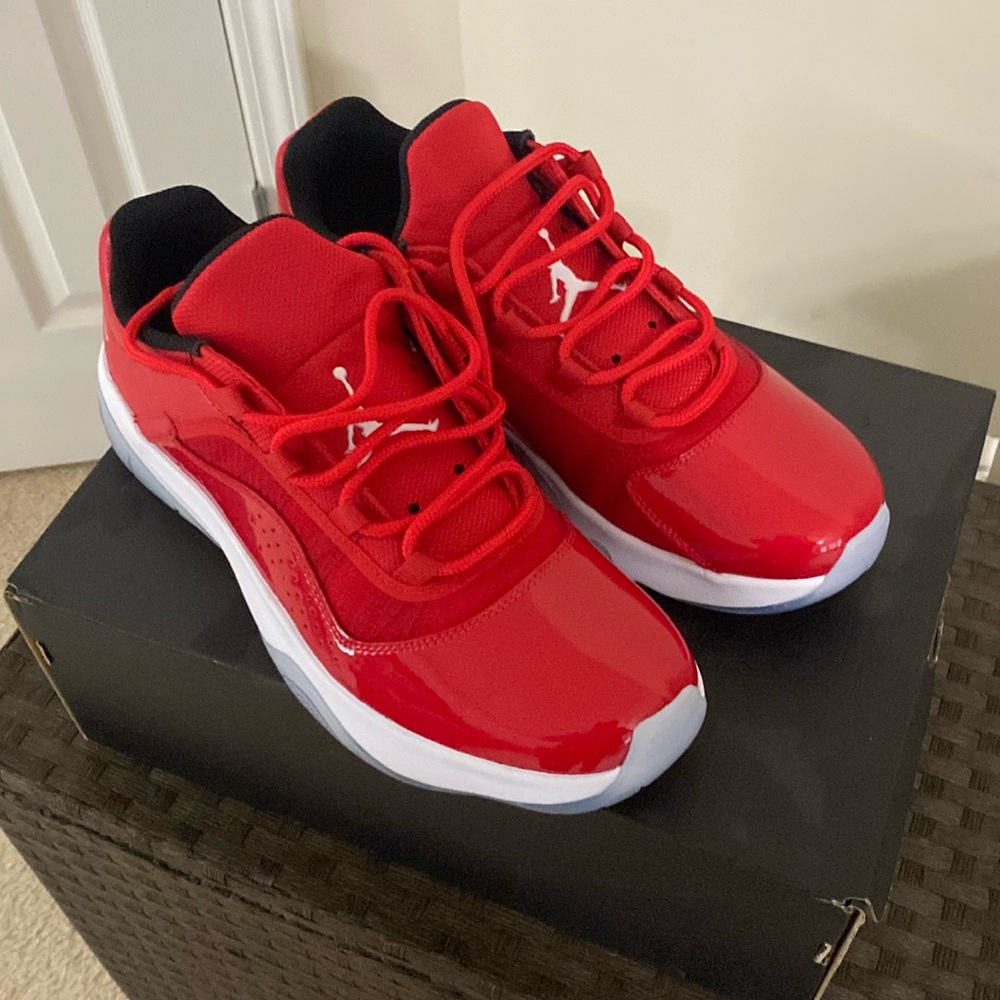 Jordan 11 CMFT Low 
University Red White Black